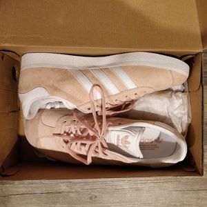 Adidas Gazelle women size 10